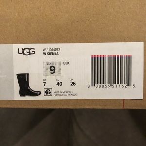 COPY - Ugg Rainboots